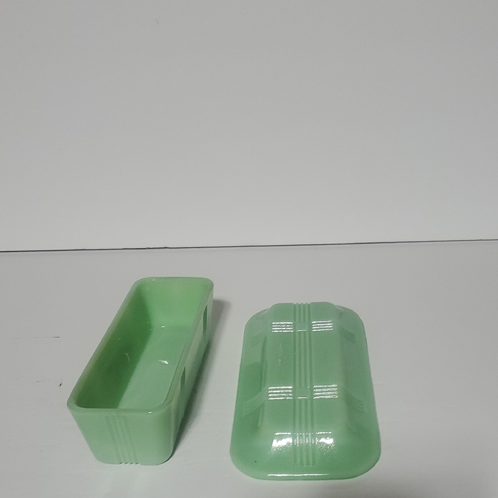 Jadeite Butter Dish - Picture 3 of 6
